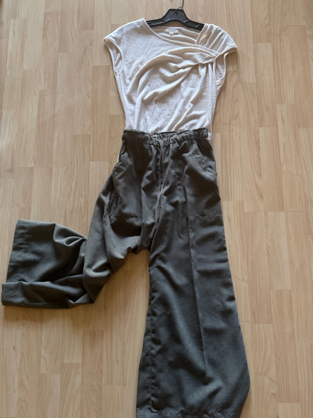 Max Studio outfit sold a set Olive Green Drawstring Wide-Leg with cream top,